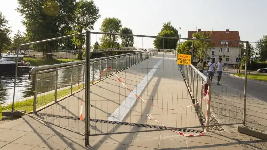 Tak pod koniec lipca wyglądała nowa kładka nad Kanałem Łuczańskim w Giżycku 