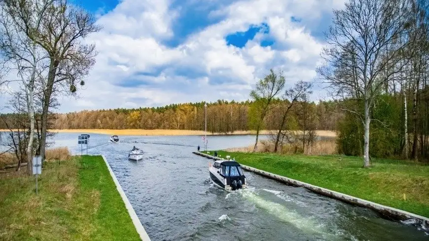 Kanały mazurskie przechodzą modernizację. Żegluga jednak jest możliwa