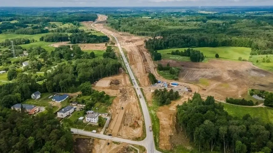 Pomału, ale do przodu. GDDKiA w Olsztynie złożyła ważny dokument w sprawie ekspresówki przez Mazury