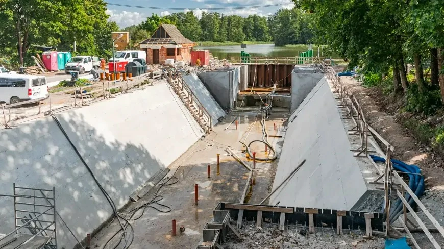 Trwa remont zabytkowej śluzy Guzianka I. Prace mają się zakończyć w tym roku