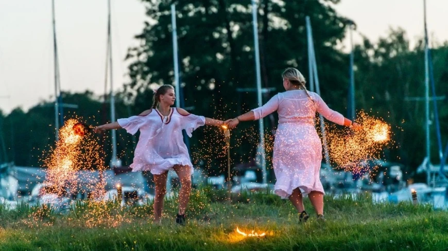 Noc Świętojańska na plaży w Giżycku