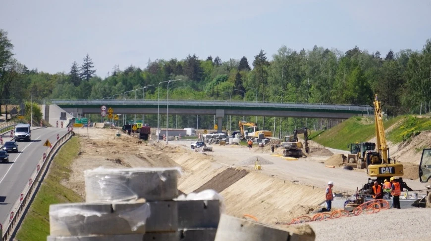 Nowe drogi powstają na Mazurach. Sprawdź, gdzie trwają prace budowlane